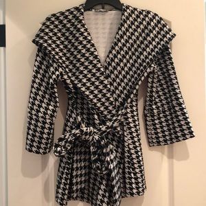 Houndstooth large wrap top or jacket